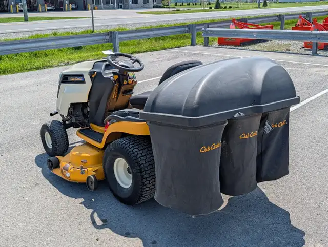 2011 Cub Cadet LTX1050 Riding Mower - Photo 3