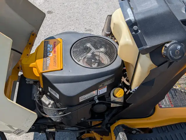 2011 Cub Cadet LTX1050 Riding Mower - Photo 9