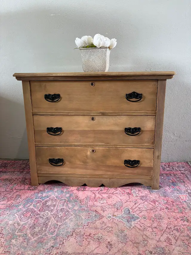 GORGOUS RAW WOOD DRESSER - Photo 3