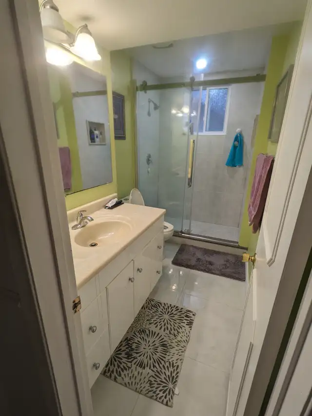 First flr furnished room for rent, large, bright, Port Union&401 - Photo 6