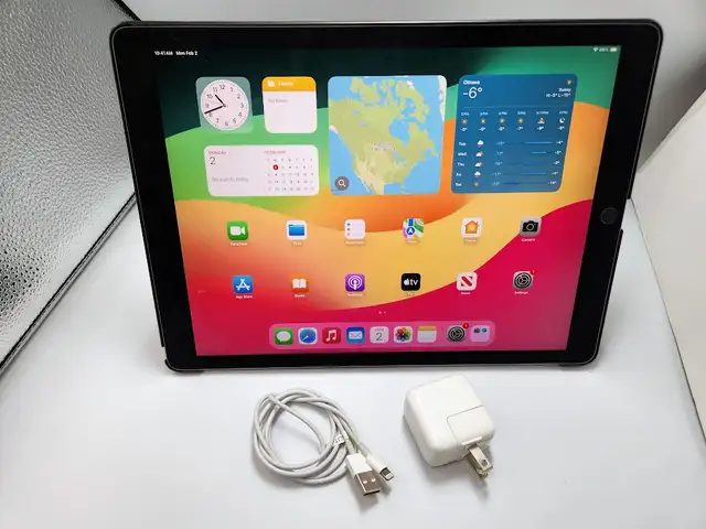 iPad Pro 12.9" 2nd Wifi/Lte 256gb 3 Months Warranty W/Charg