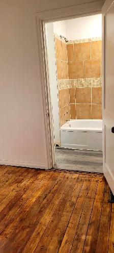 Bright Centrally Located One Bedroom for Rent - Photo 8