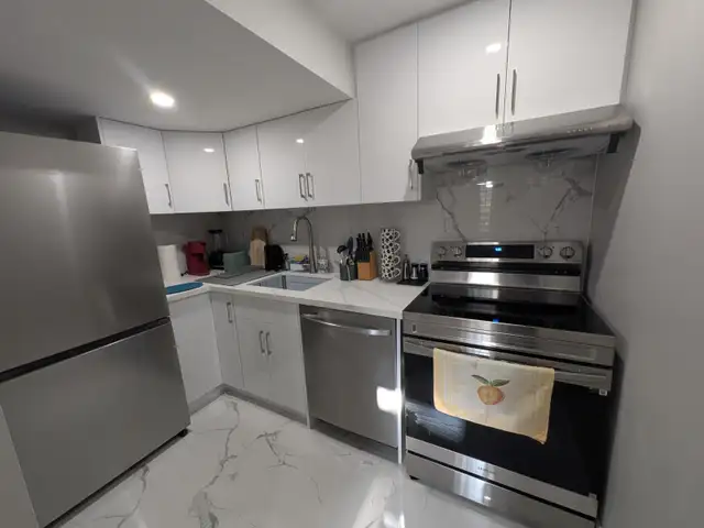 Furnished New Private Room for Rent in Mississauga - Photo 3