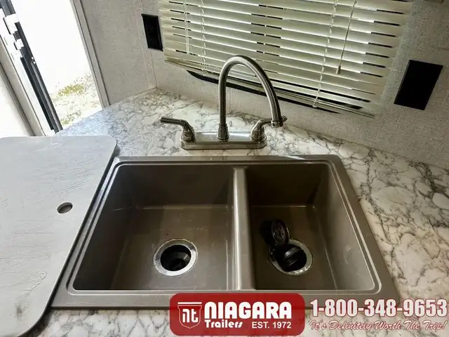 2020 STARCRAFT AUTUMN RIDGE 27BHS Travel Trailer - Photo 17