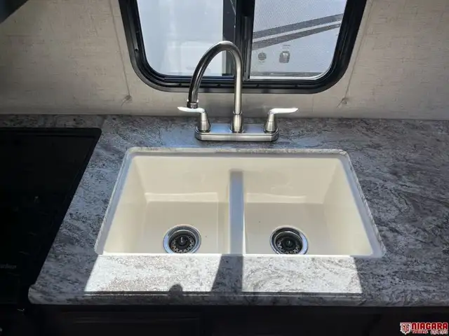 2017 K-Z INC. CONNECT 241RLK Travel Trailer - Photo 17