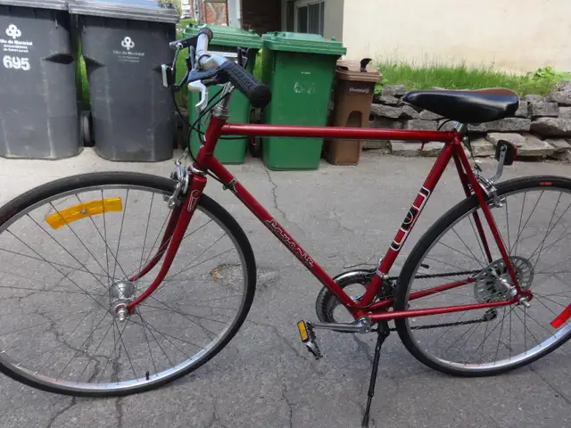 VÉLO FAVORIT DE ROUTE À GUIDON DROIT. QUALITÉ EUROPE. - Photo 5