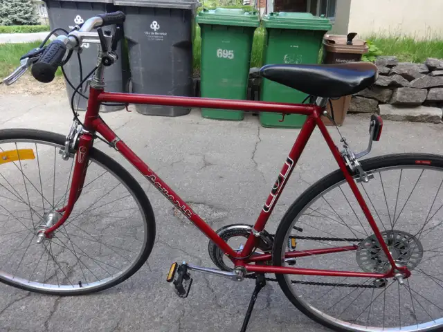 VÉLO FAVORIT DE ROUTE À GUIDON DROIT. QUALITÉ EUROPE. - Photo 6
