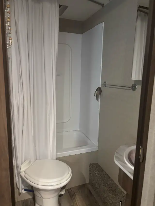 Keystone Hideout  Travel Trailer- Price Negotiable - Photo 5
