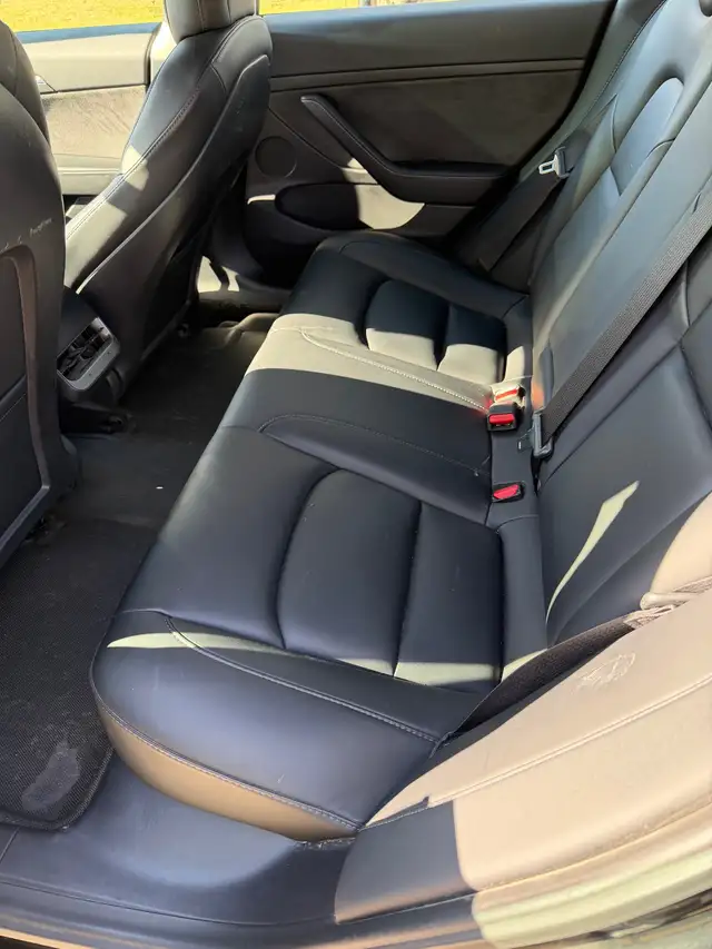 2021 Tesla Model 3 - Photo 8