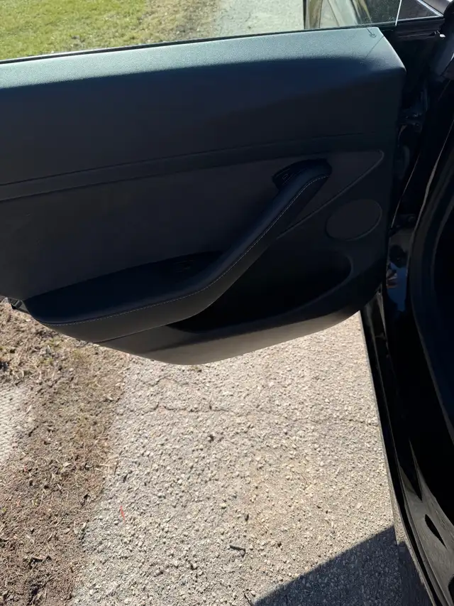 2021 Tesla Model 3 - Photo 9