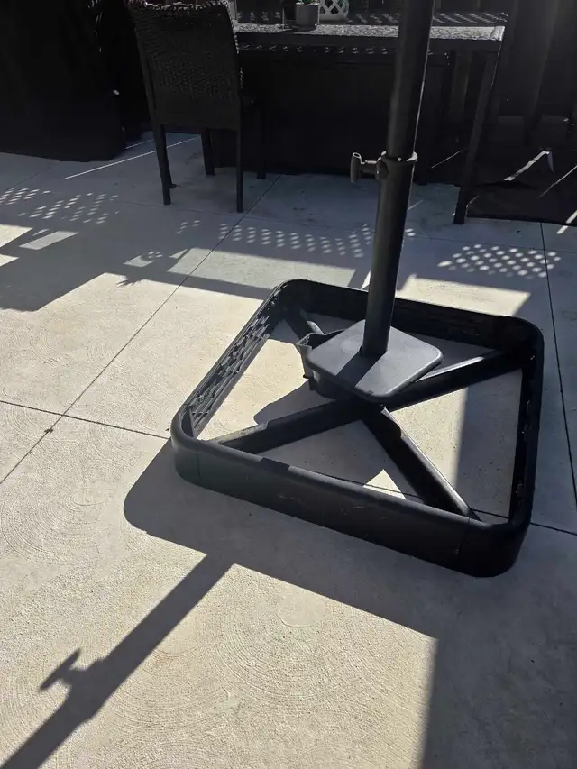 Large Patio Umbrella - Photo 3