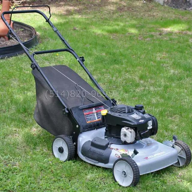 Tondeuse à gazon 22' Briggs Stratton 140cc OHV avec sac