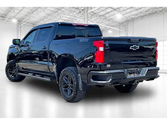 2024 Chevrolet Silverado 1500 LT Trail Boss Premium | Midnight E - Photo 12