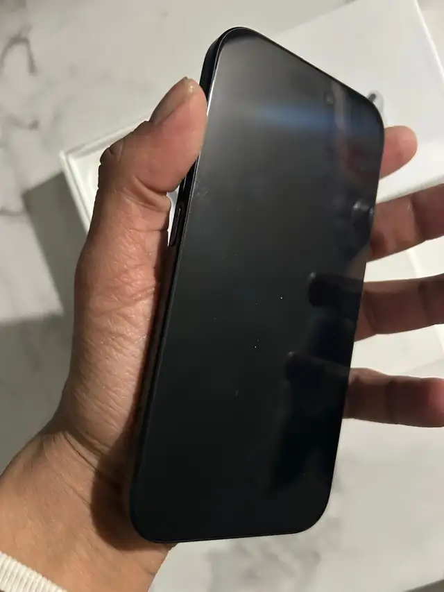 iPhone 16 128GB AirPods/Charger bundle/Delivery - Photo 3