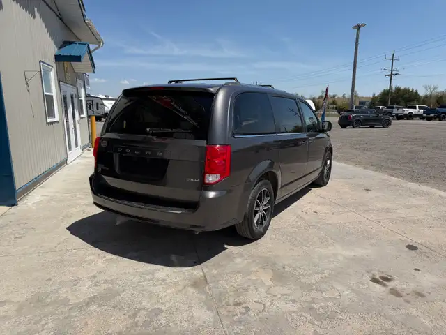 2020 Dodge Grand Caravan Crew - Photo 2