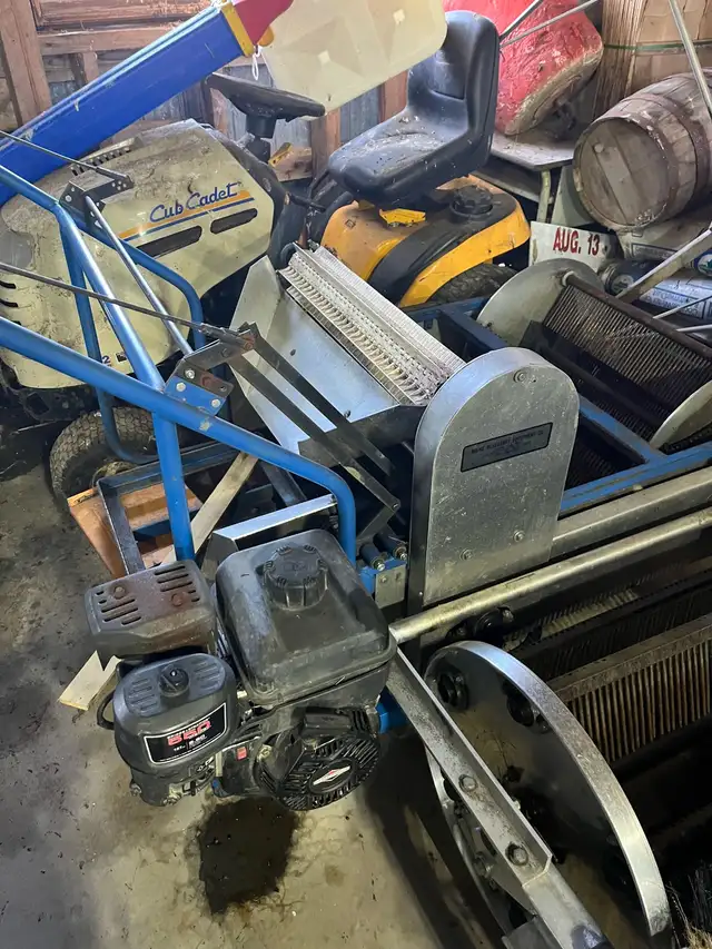 Blueberry Farm Equipment - Photo 4