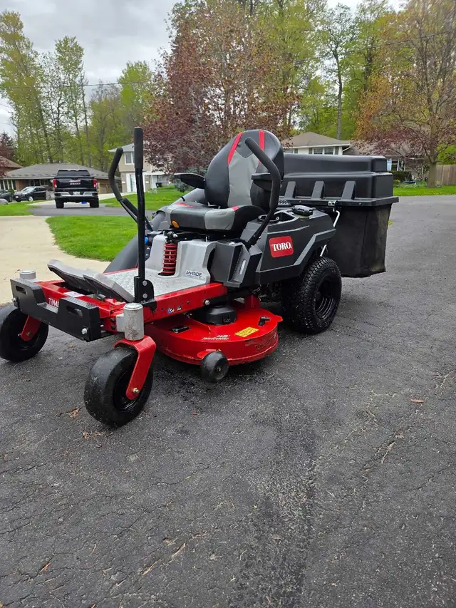Toro 42' with bagger!