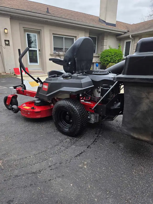 Toro 42' with bagger! - Photo 7