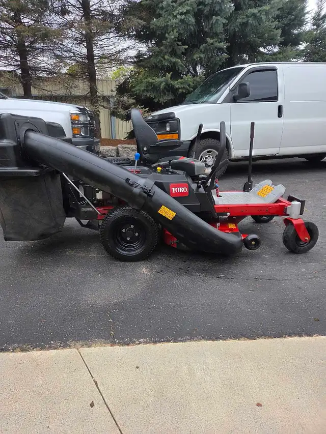 Toro 42' with bagger! - Photo 9