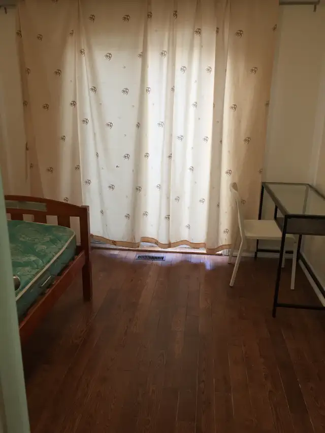 Private rooms with private washrooms - Photo 10