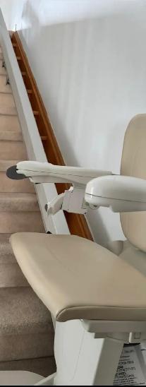 Stairlift Handicare 1100 Model 3 AVAILABLE - Photo 7