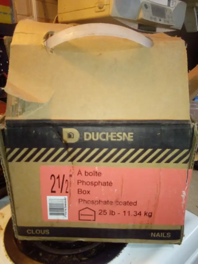 20lbs box of 2 1/2' nails,and 15lb box of 3 1/2' nails.
