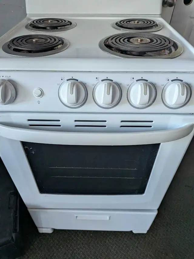 Danby 24' stove