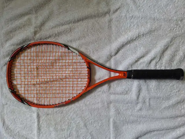 Yonex VCORE Tour G 97 , Grip size #3 (4 3/8')