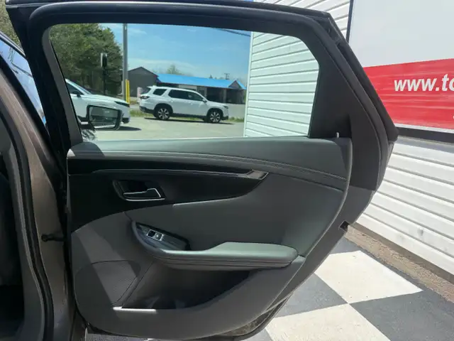 2018 Chevrolet IMPALA LT - Photo 17