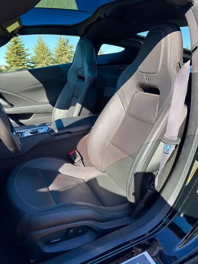 2017 Chevrolet Corvette Stingray Like New condition - Photo 8
