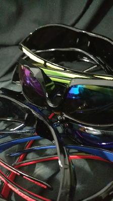 8 paires de lunettes de soleil à vendre rapidement et urgent