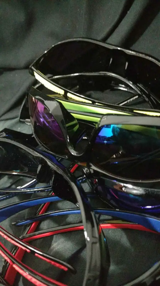 8 paires de lunettes de soleil à vendre rapidement et urgent - Photo 3