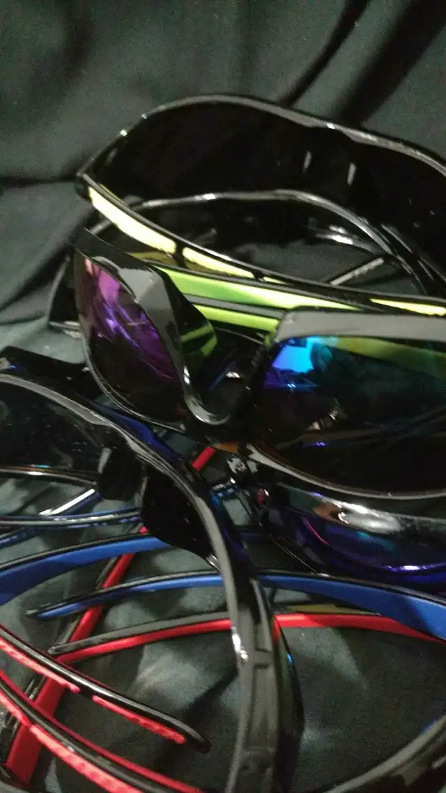 8 paires de lunettes de soleil à vendre rapidement et urgent - Photo 7