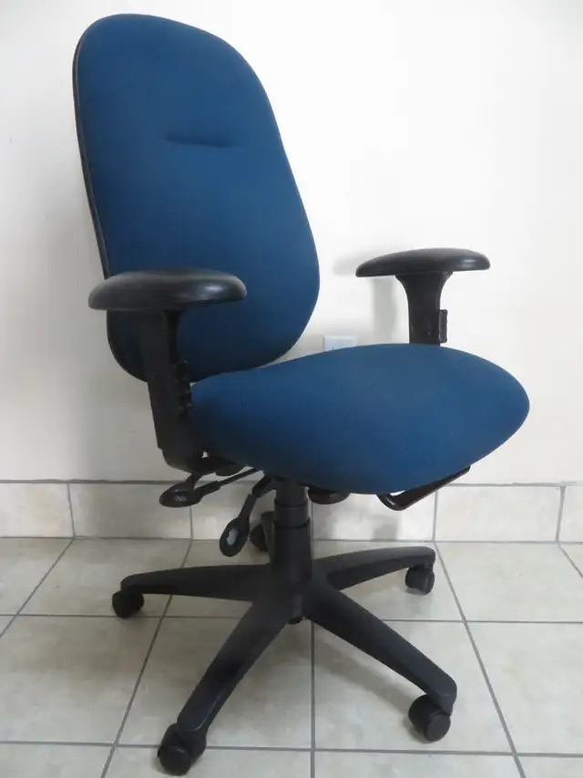 Office Chairs - Photo 10