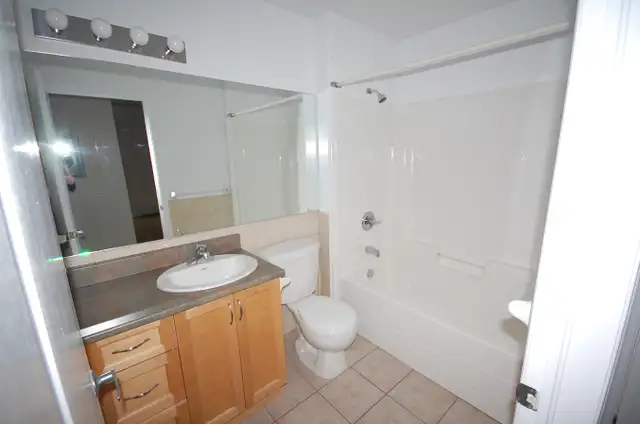 4 Bedroom Downtown Halifax | September 2026 - Photo 8