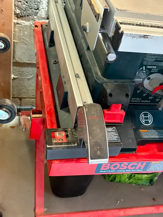 Bosch 10' Table Saw w/stand - Photo 4
