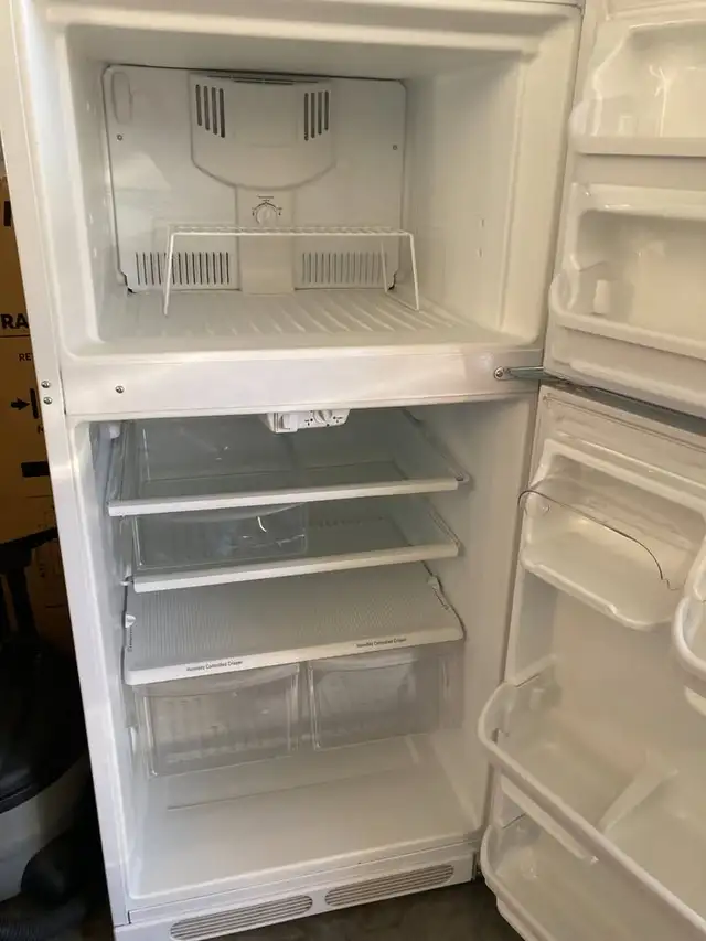 Like New 15cu ft Fridge Freezer - Photo 2