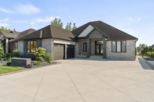 Stunning Ranch in Russell Woods