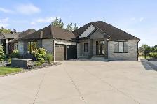Stunning Ranch in Russell Woods