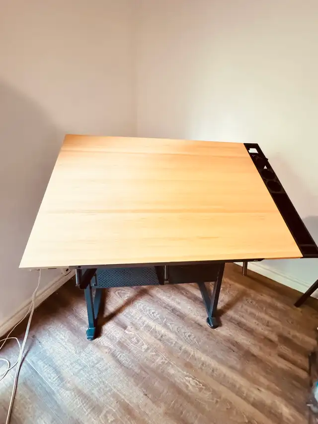 Artist Drafting Table