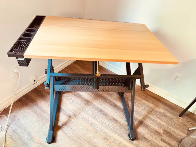 Artist Drafting Table - Photo 8