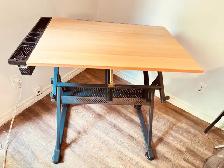 Artist Drafting Table - Photo 8