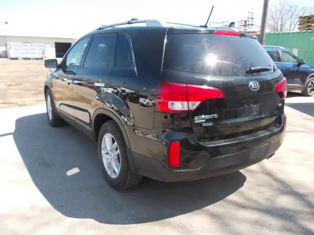 2015 Kia Sorento LX - Photo 5