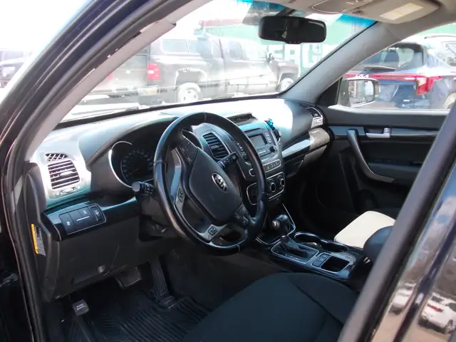 2015 Kia Sorento LX - Photo 7