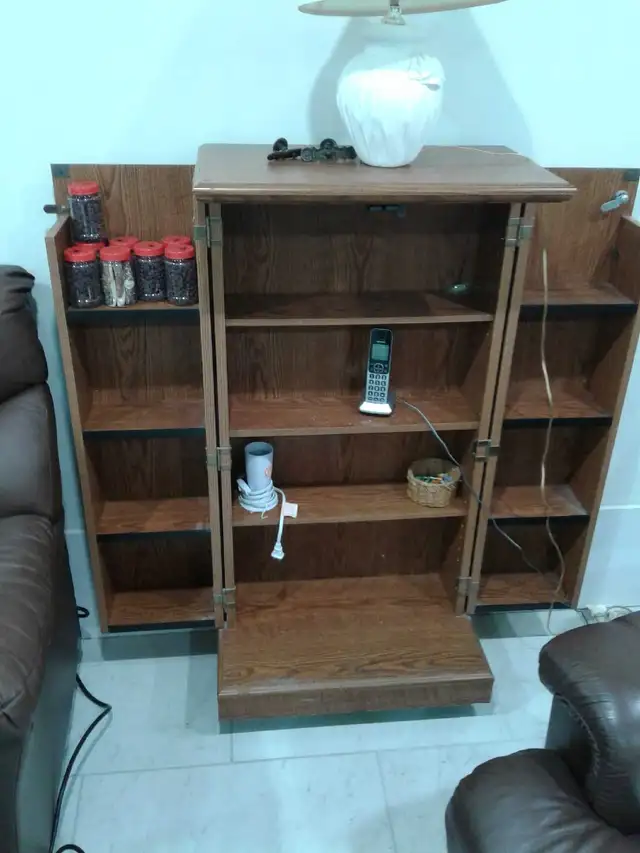 Cupboard for storing CDs or other items. - Photo 2