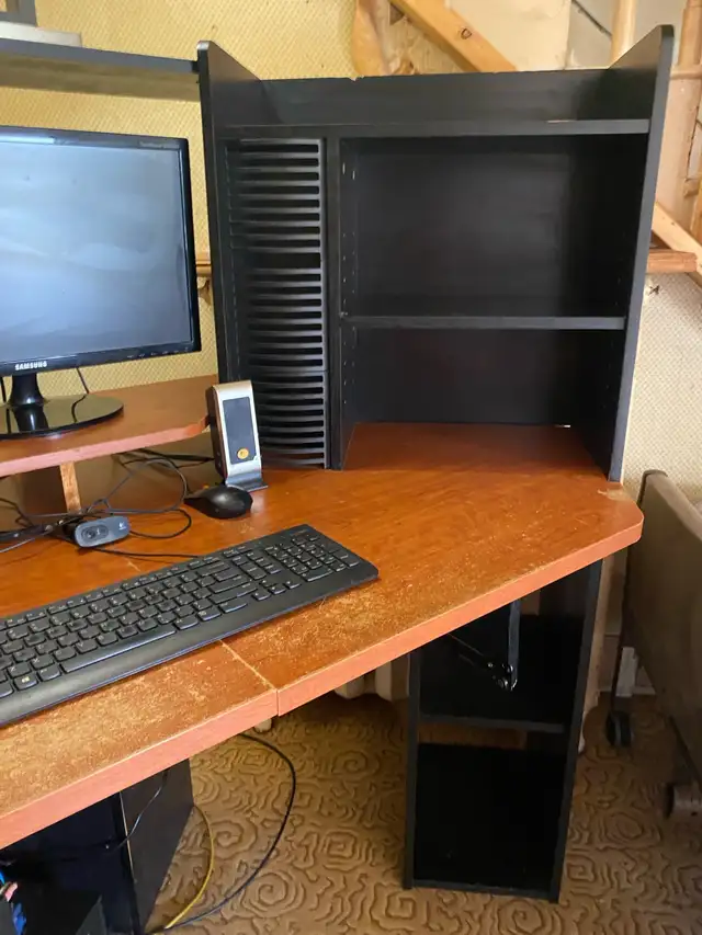 LARGE COMPUTER DESK $100 902-574-8421 - Photo 3