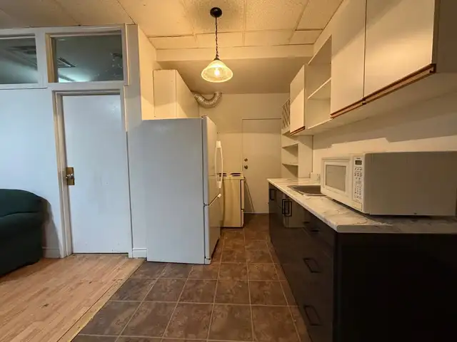 FURNISHED ROOMS AVAILABLE! DOWNTOWN ST CATHARINES! - Photo 7