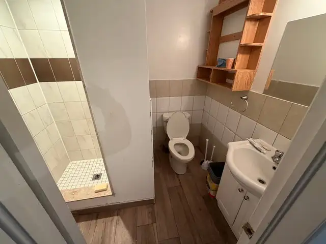FURNISHED ROOMS AVAILABLE! DOWNTOWN ST CATHARINES! - Photo 8