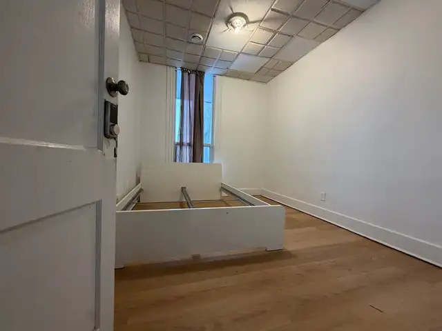 FURNISHED ROOMS AVAILABLE! DOWNTOWN ST CATHARINES! - Photo 9