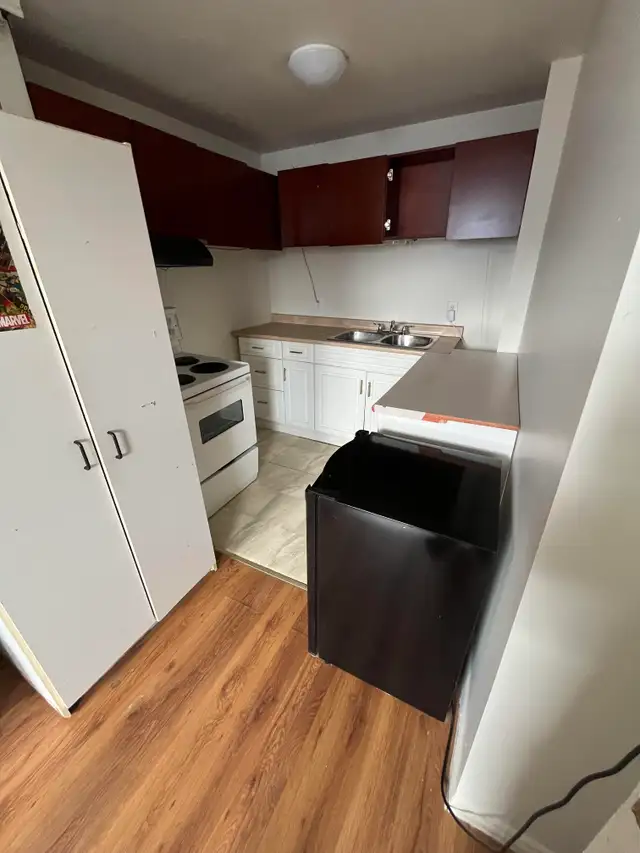 FURNISHED ROOMS AVAILABLE! DOWNTOWN ST CATHARINES! - Photo 12